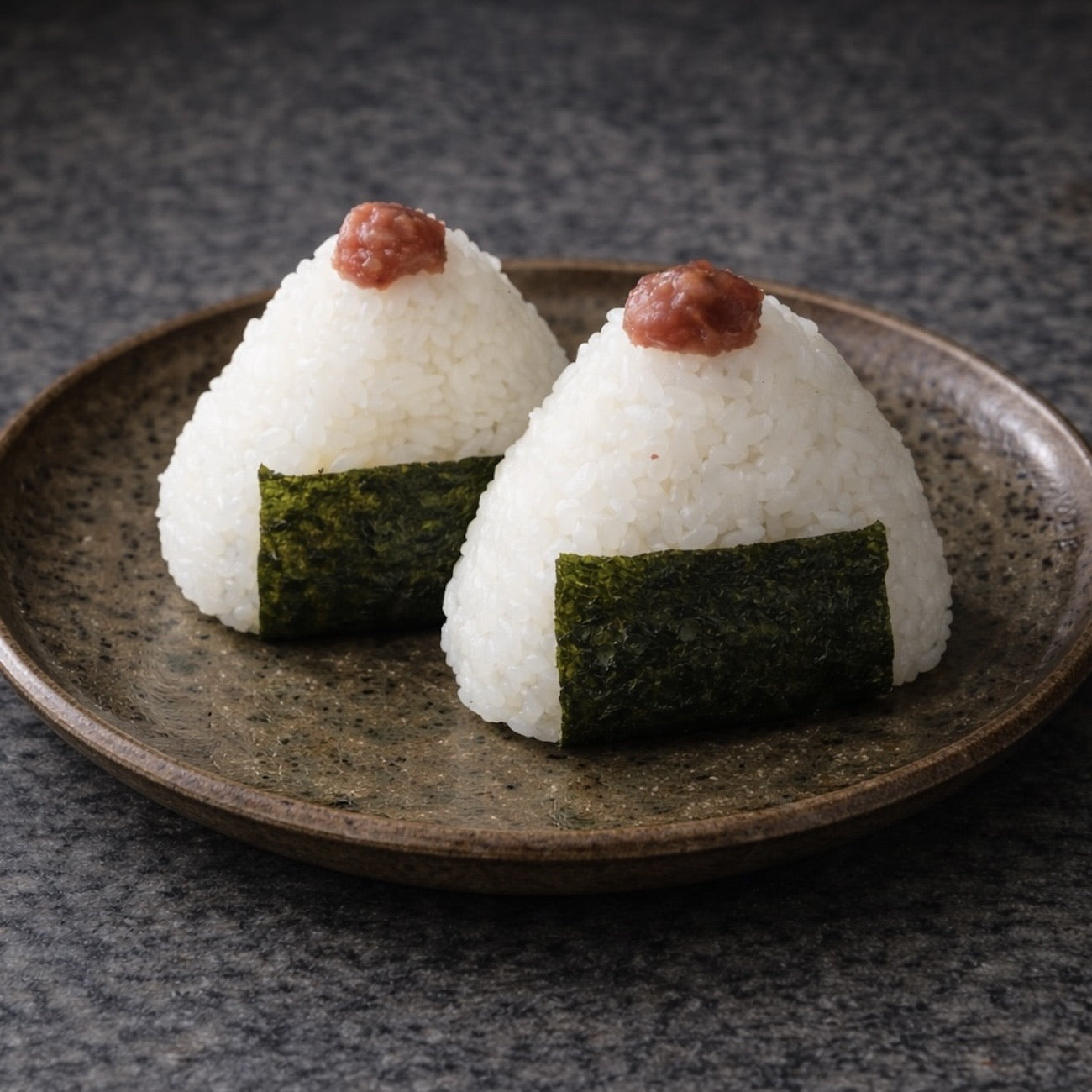 Onigiri Rice bowl Ume plum (with miso soup+5aed)